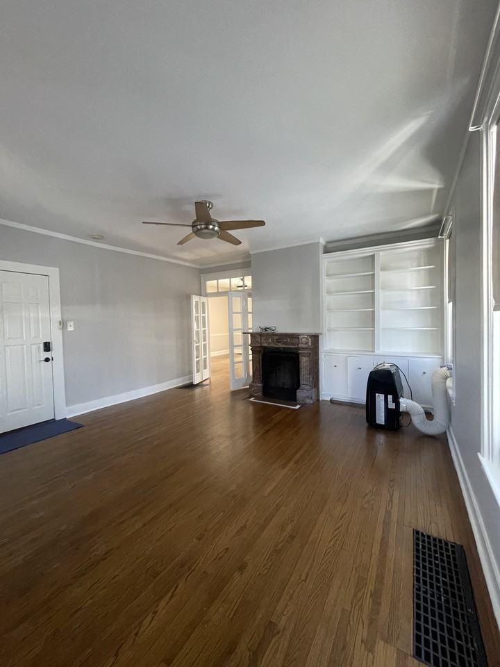 134 E Maple St #2 - Photo 3 of 8