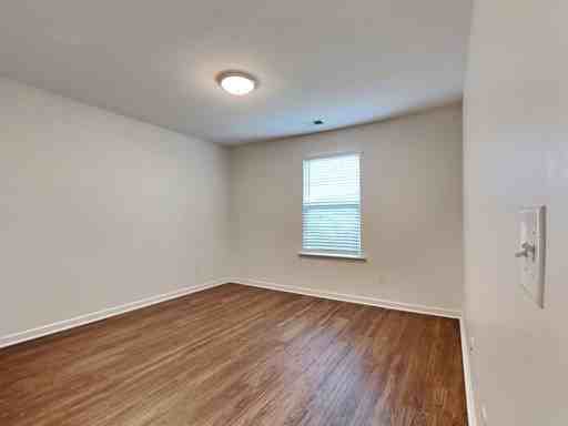 614 Redbud Ln - Photo 5 of 10