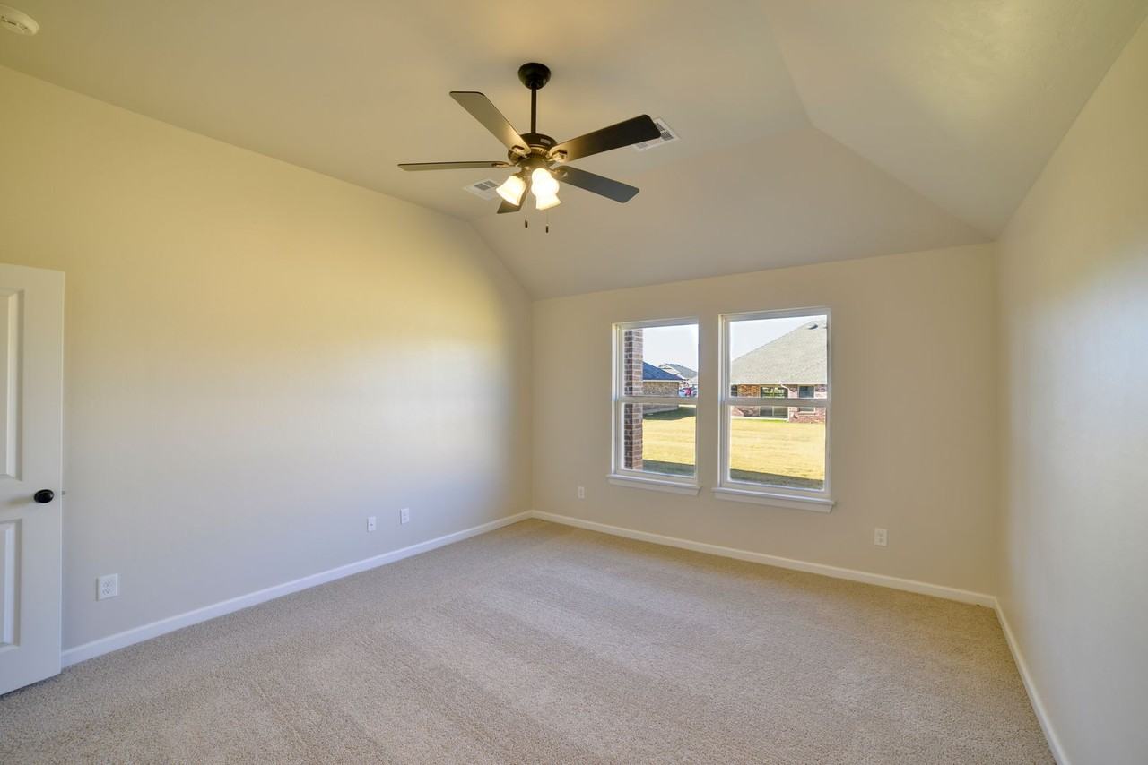 573 Grand Sycamore Dr - Photo 5 of 39