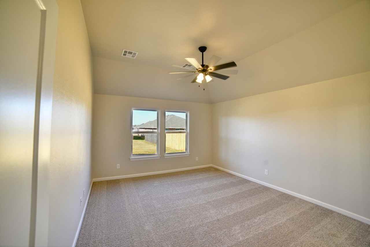 573 Grand Sycamore Dr - Photo 6 of 39