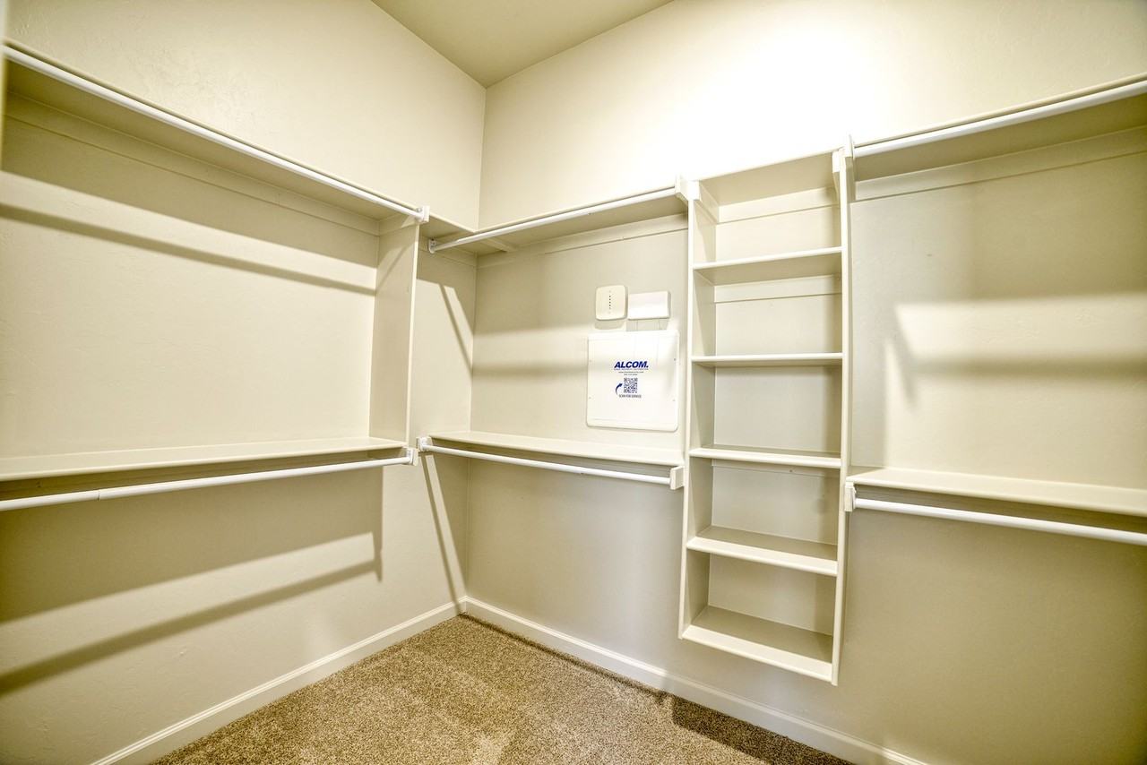 573 Grand Sycamore Dr - Photo 7 of 39