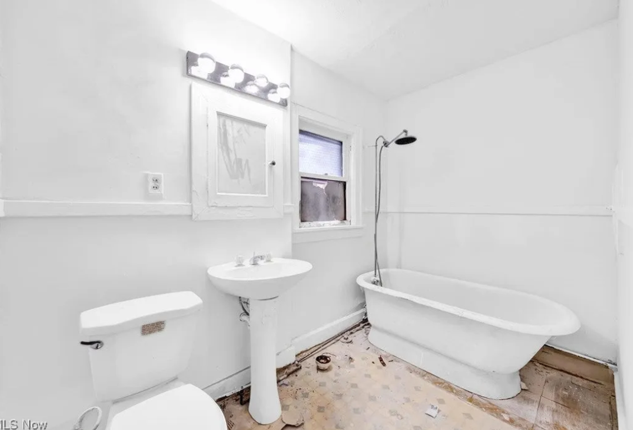 891 E 131st St - Photo 6 of 8