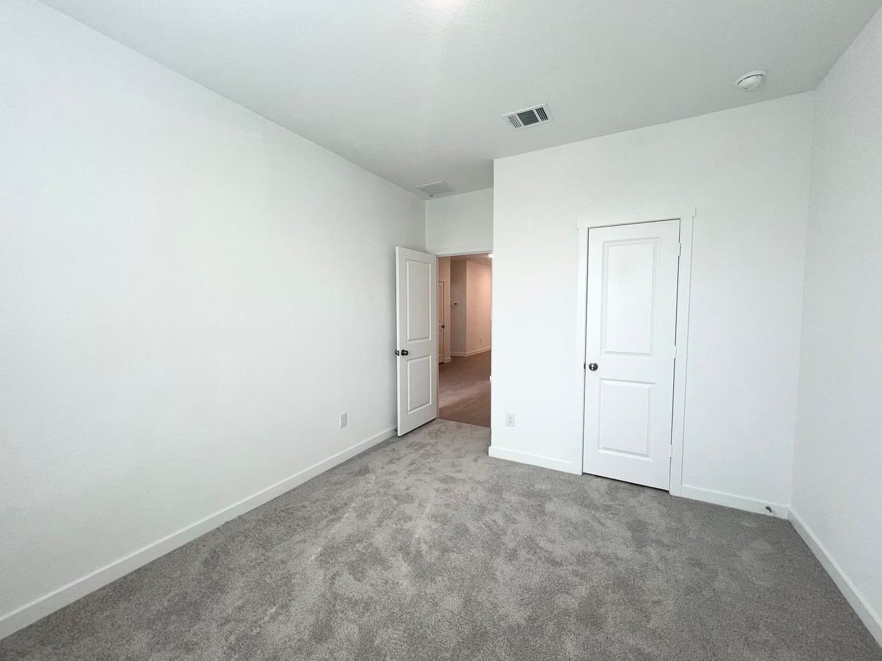 2669 Gallic Rooster - Photo 3 of 44