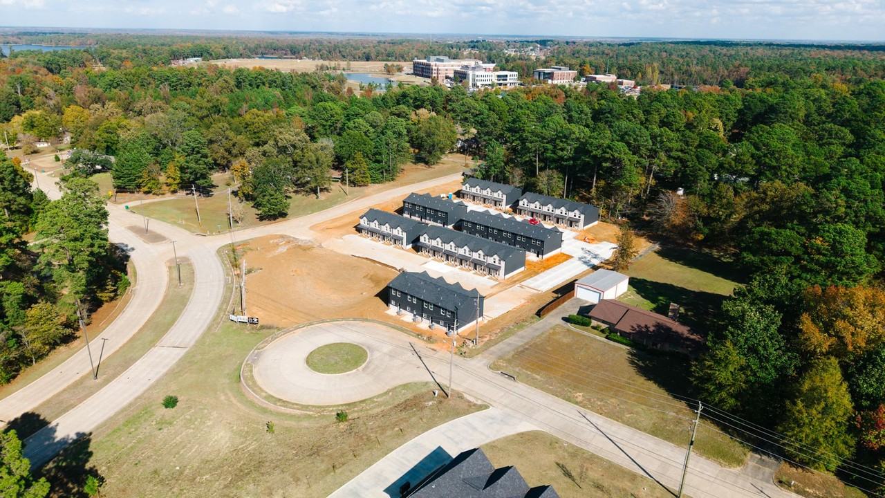 University Townhomes - Photo 2 of 4