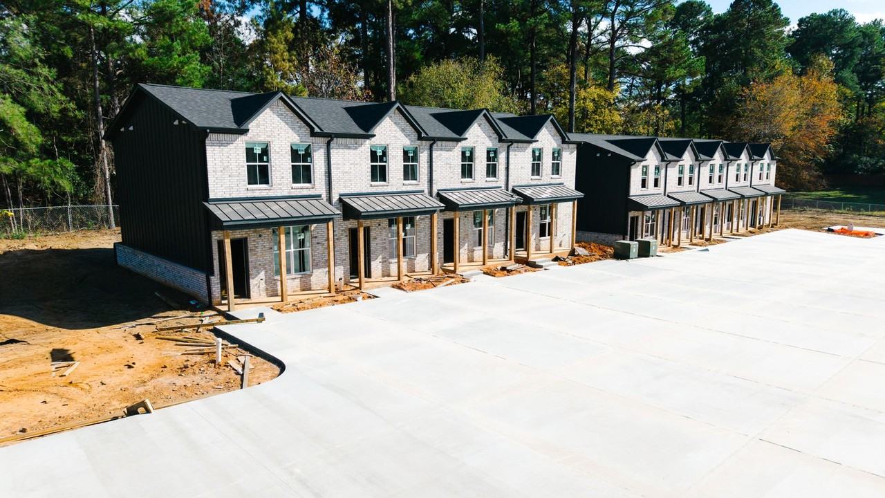 University Townhomes - Photo 4 of 4