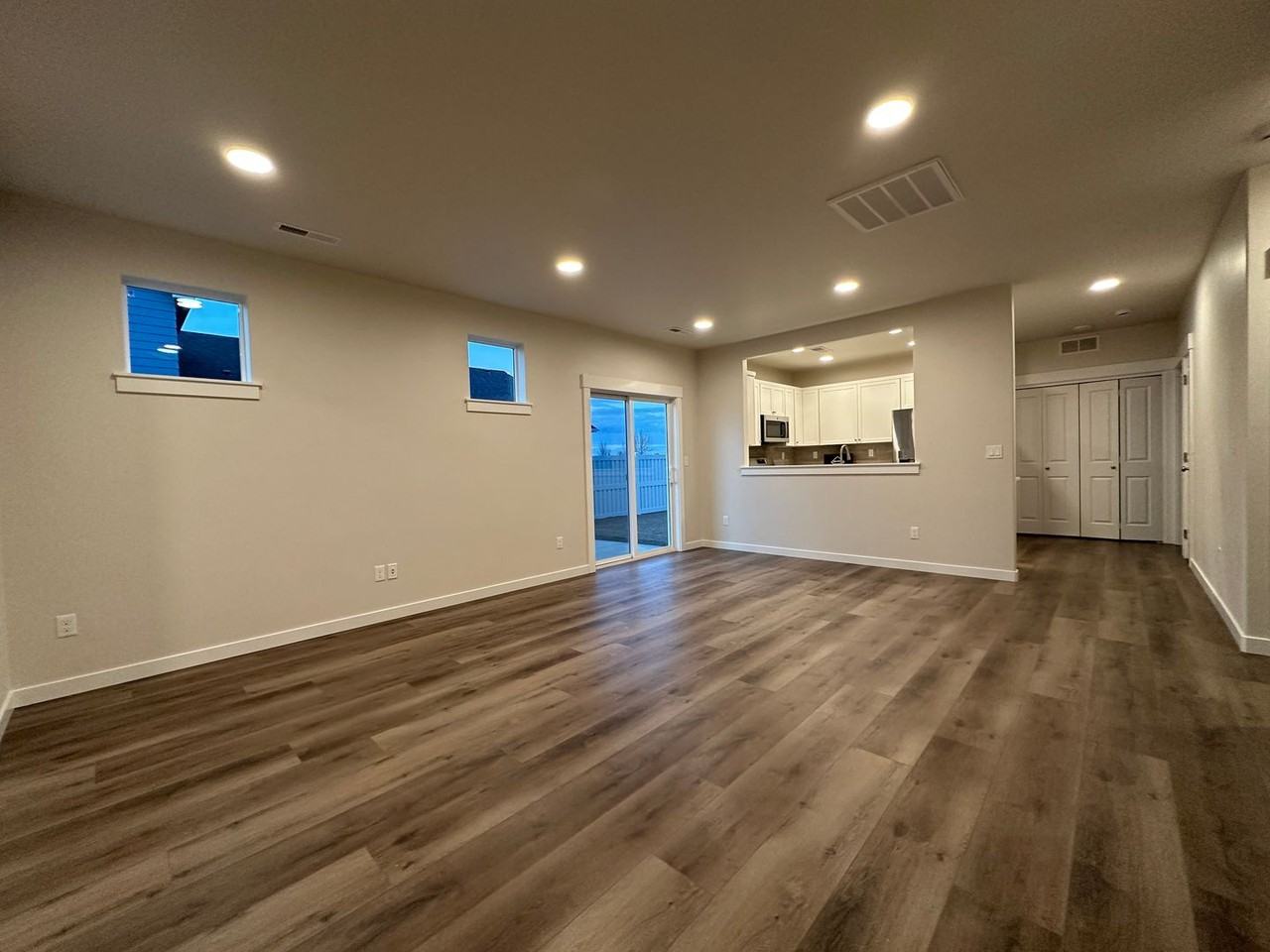 11342 11342 Bluefield Dr - Photo 3 of 13