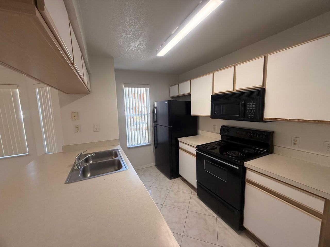 8722 Rainforest Road #A - Photo 4 of 24