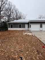 598-596 N Airport Rd - Photo 1 of 1