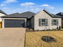 featured image of 6906 SW Bentonville Trail