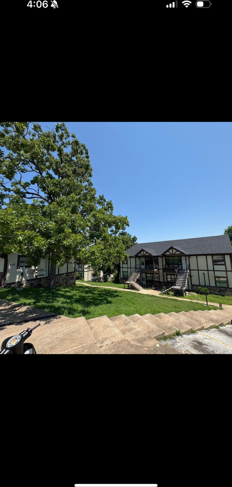 Hollister Gables Apartments - Photo 4 of 6