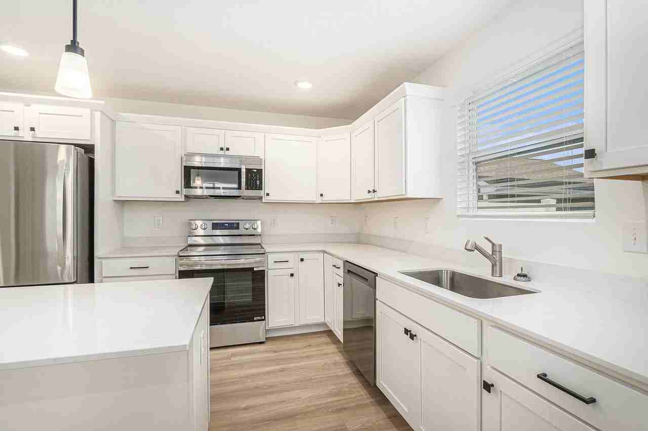 1643 Kennedy Boulevard - Photo 2 of 25