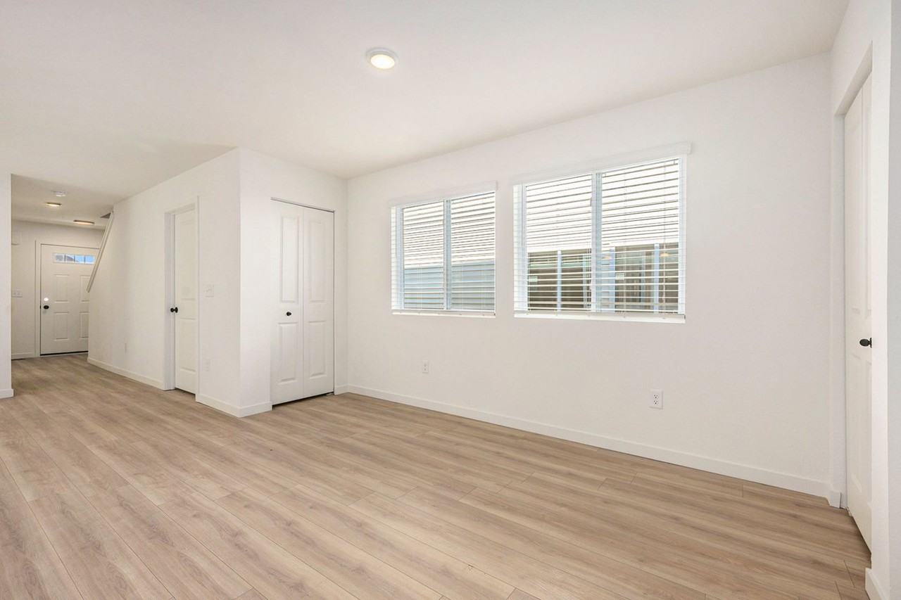 1647 Kennedy - Photo 4 of 24