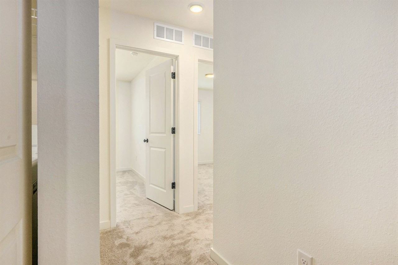 1647 Kennedy - Photo 7 of 24