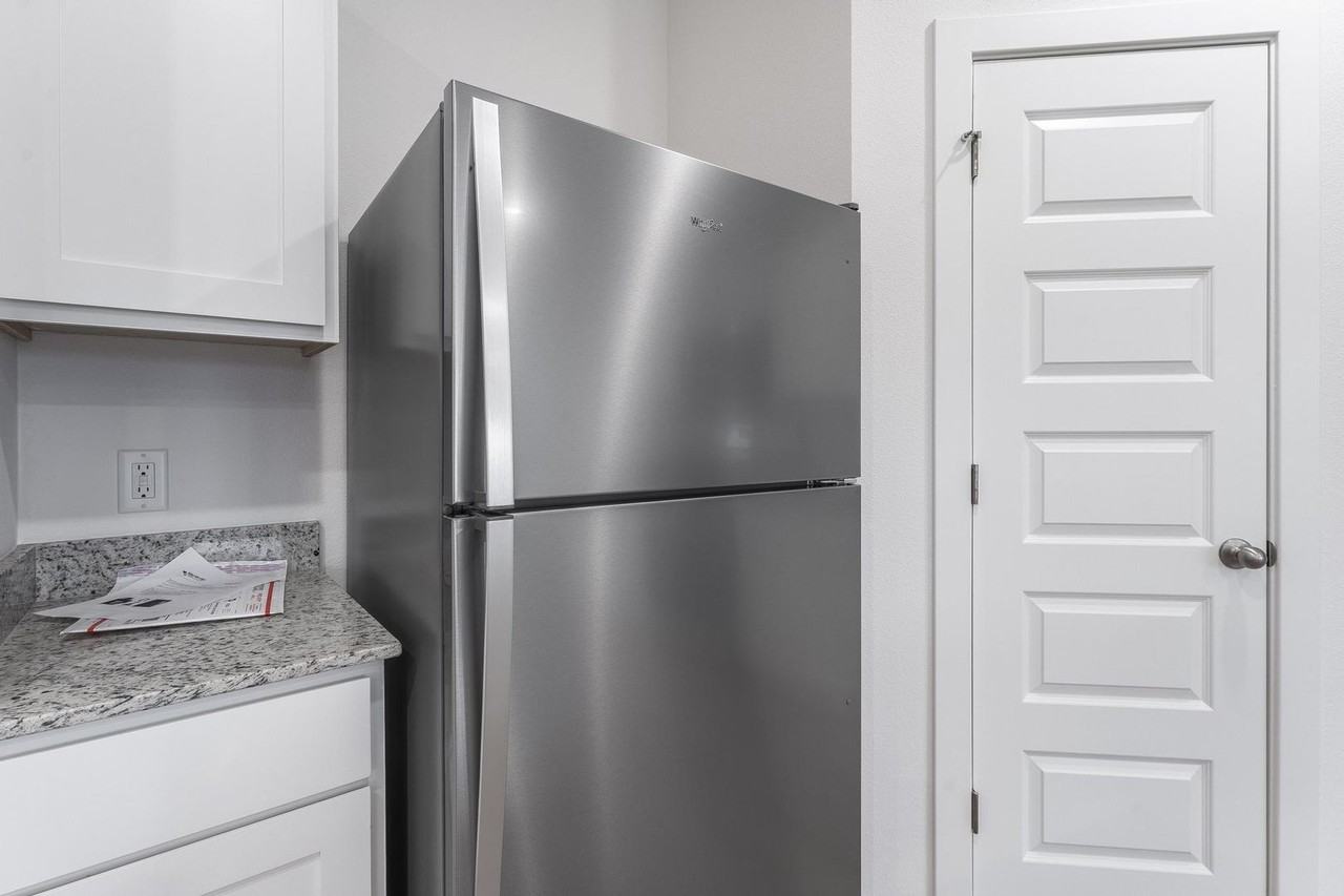 551 Shepherd St - Photo 5 of 21