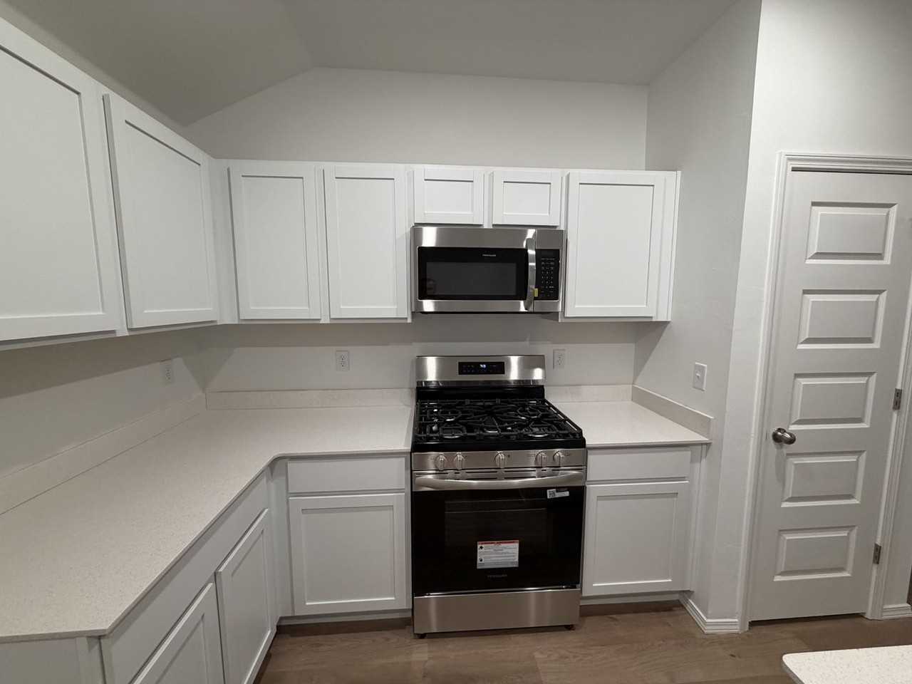 9312 Northwest 129th Street - Photo 5 of 16