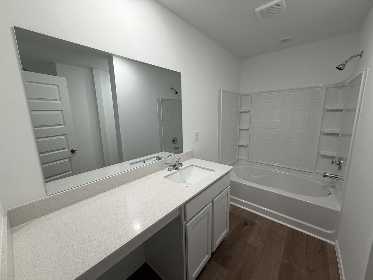 9312 Northwest 129th Street - Photo 7 of 16