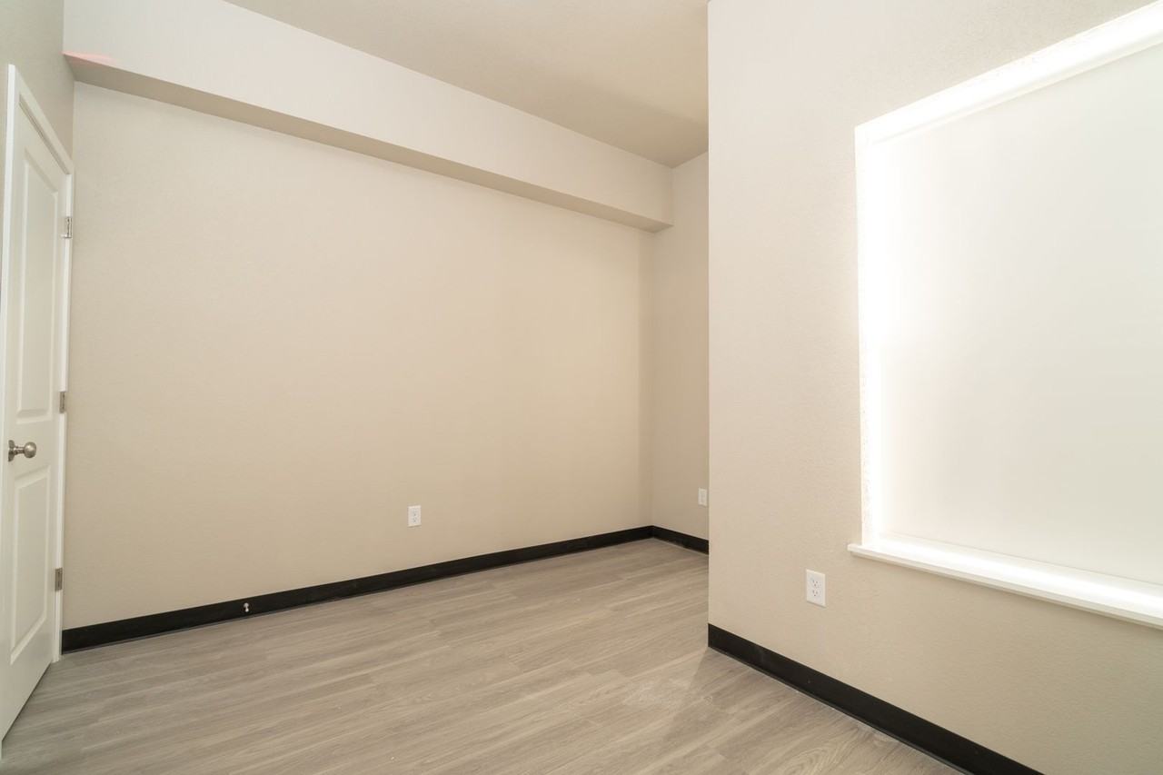 Pinnacle Villages - Waverly - Photo 2 of 33