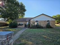 112 Lindenwood North - Photo 1 of 1