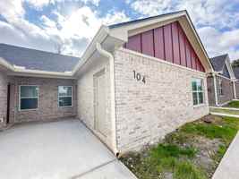 featured image of 104-106 Parkway Drive