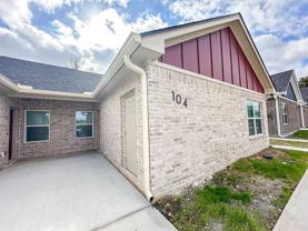 104-106 Vitava Dr - Photo 1 of 1