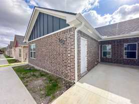 100-102 Vitava Dr - Photo 1 of 1
