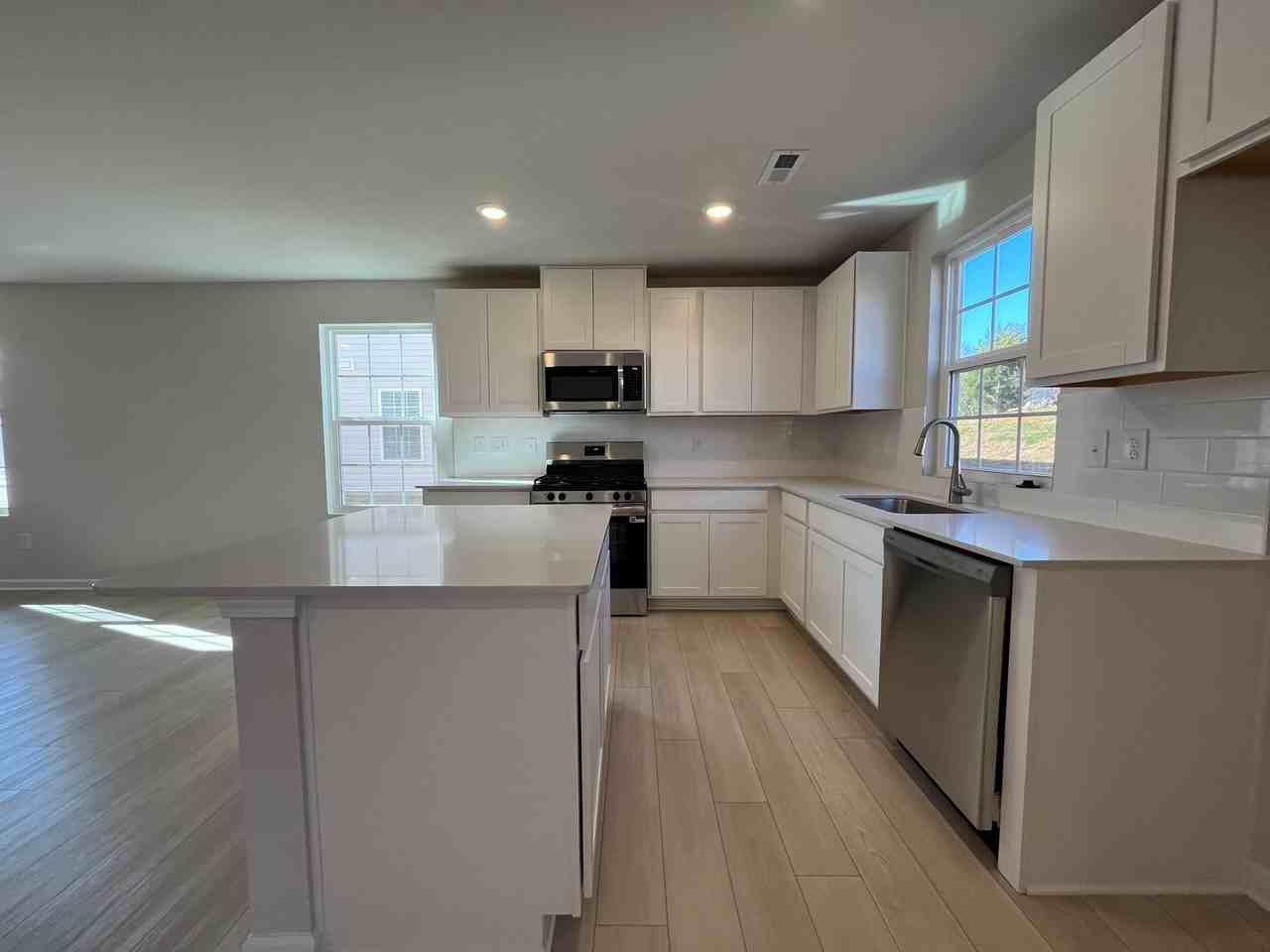 832 832 Powder Branch Drive - Photo 5 of 27