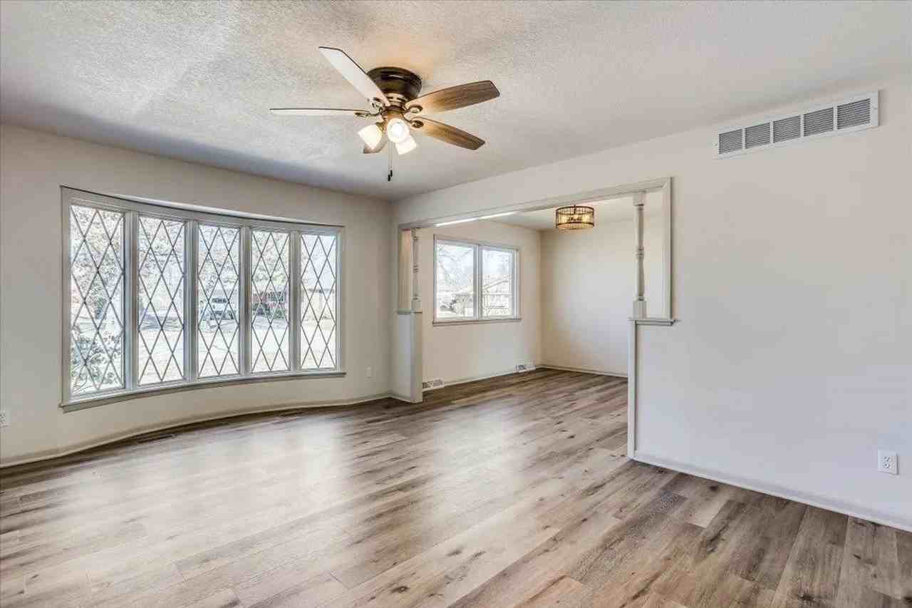 6503 E 16th St N - Photo 2 of 32