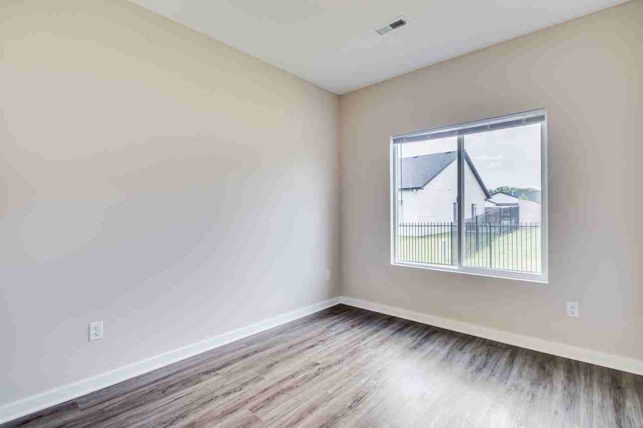 1748 Watervale Court - Photo 6 of 10