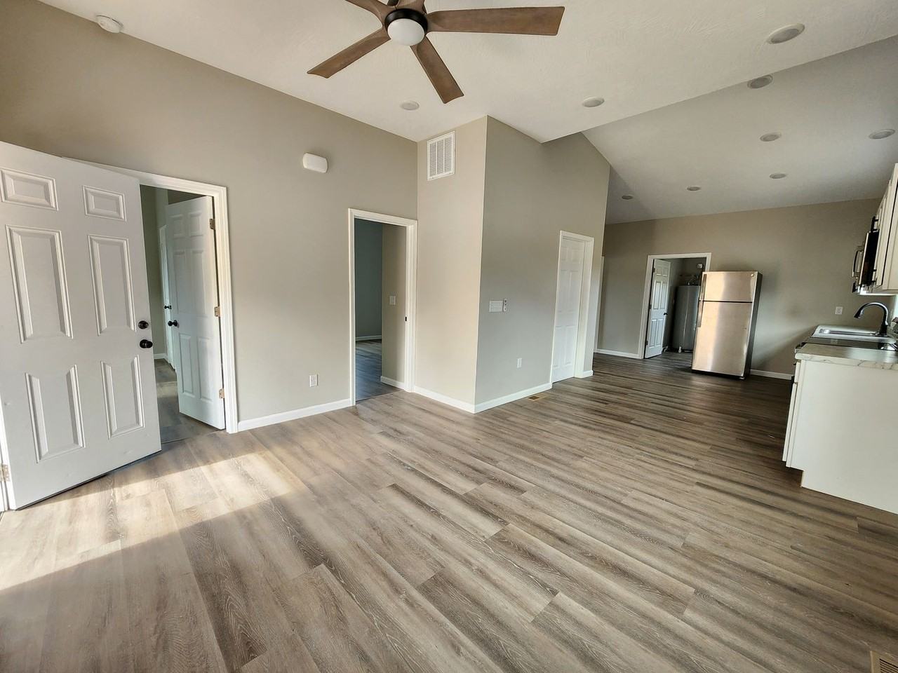 7345 E Division St - Photo 2 of 22