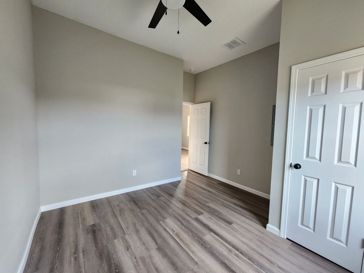 7345 E Division St - Photo 6 of 22