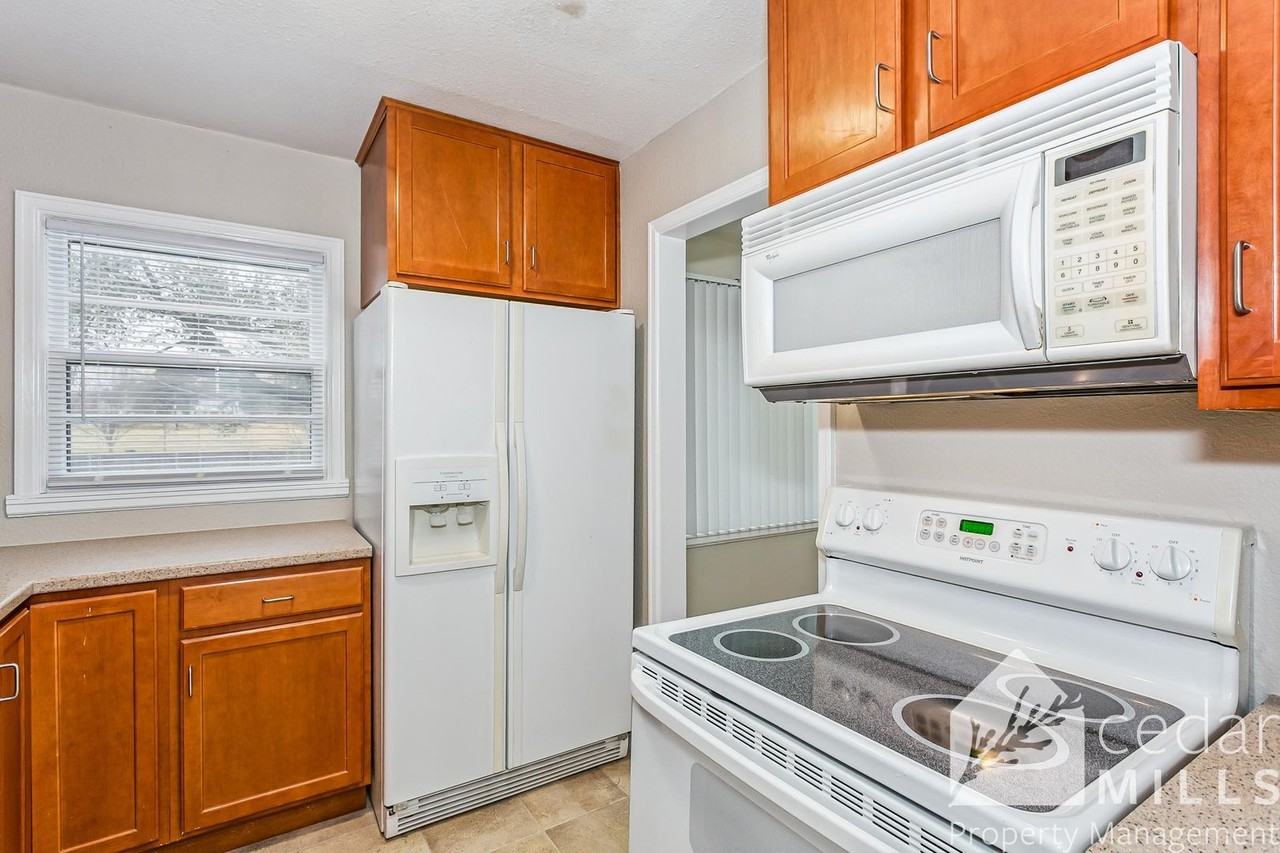 427 Harding St - Photo 7 of 12