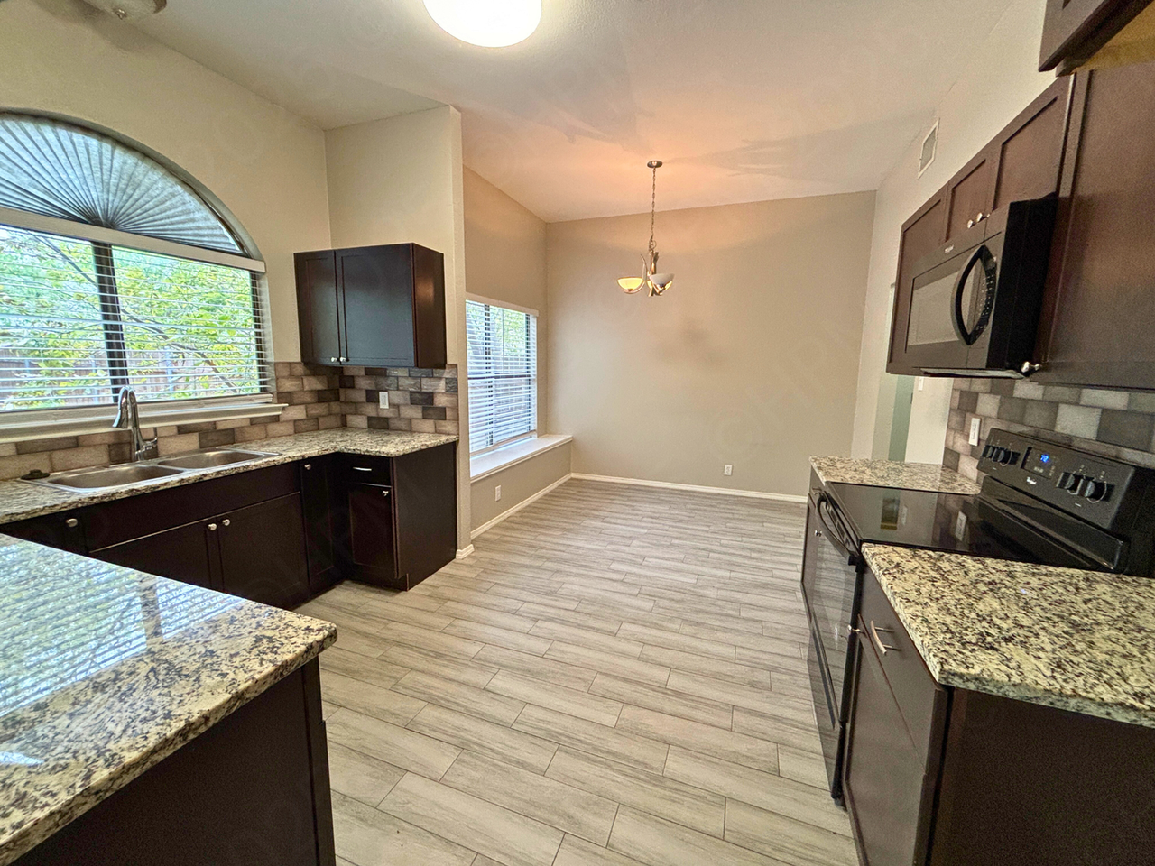 10206 Barron Fld - Photo 3 of 11