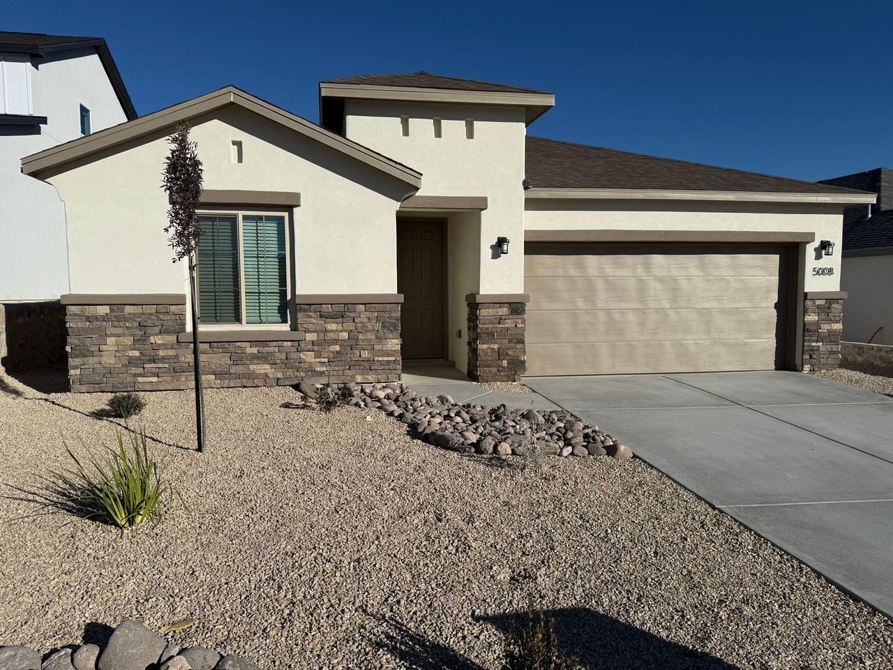 5008 Sand Stream Rd - Photo 2 of 40