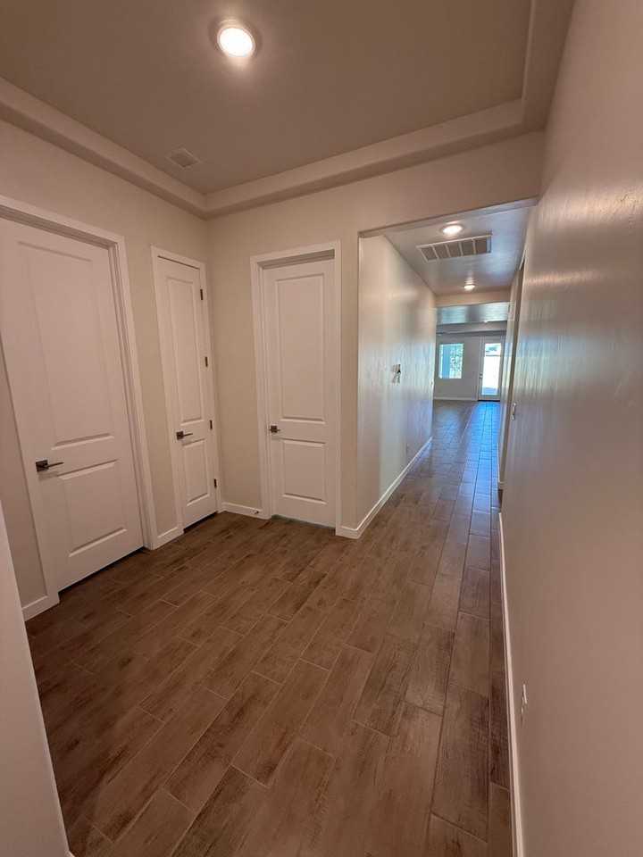 5008 Sand Stream Rd - Photo 5 of 40