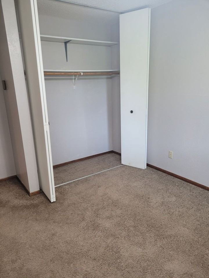 Fieldcrest Apartments - Photo 3 of 15