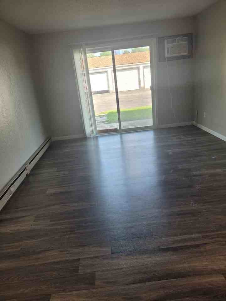 Fieldcrest Apartments - Photo 7 of 15