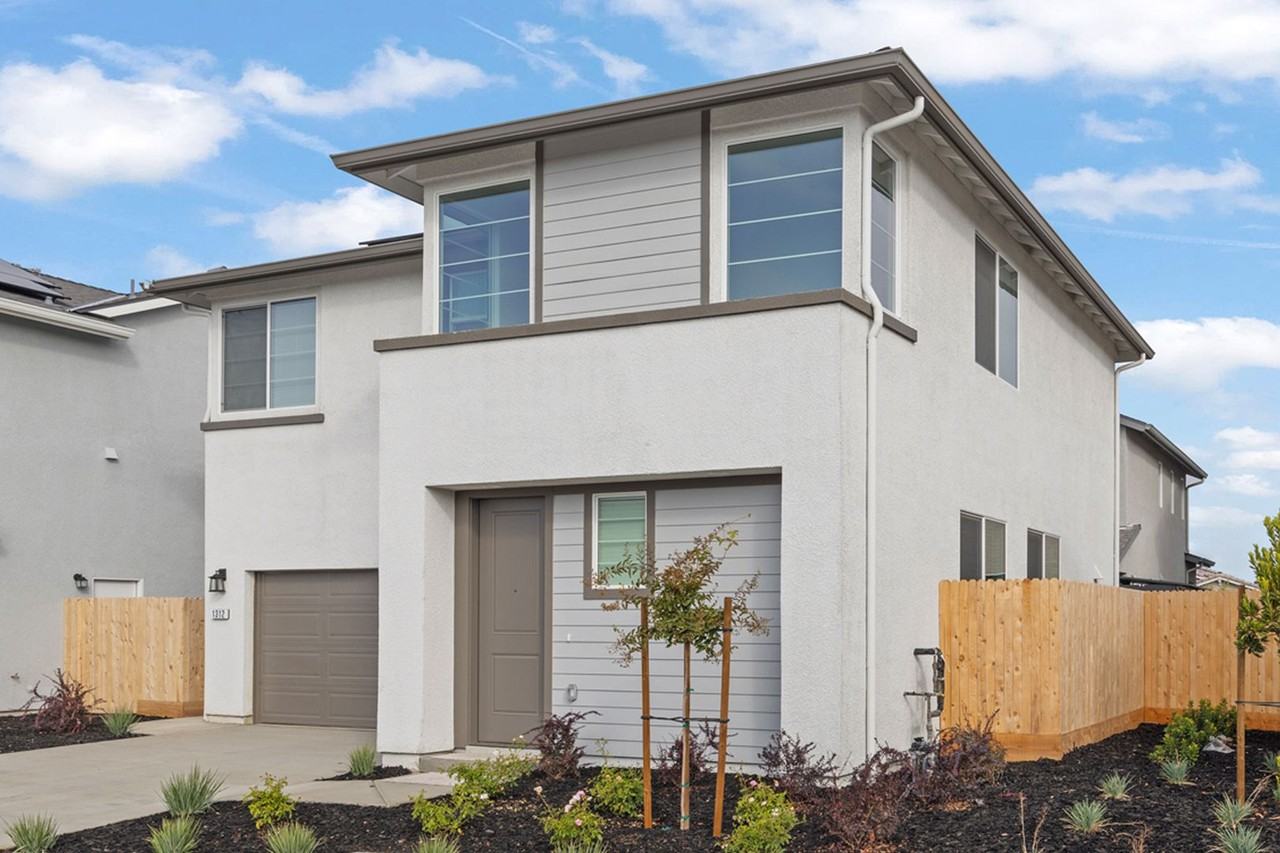 1312 W Prescott Ave - Photo 2 of 22