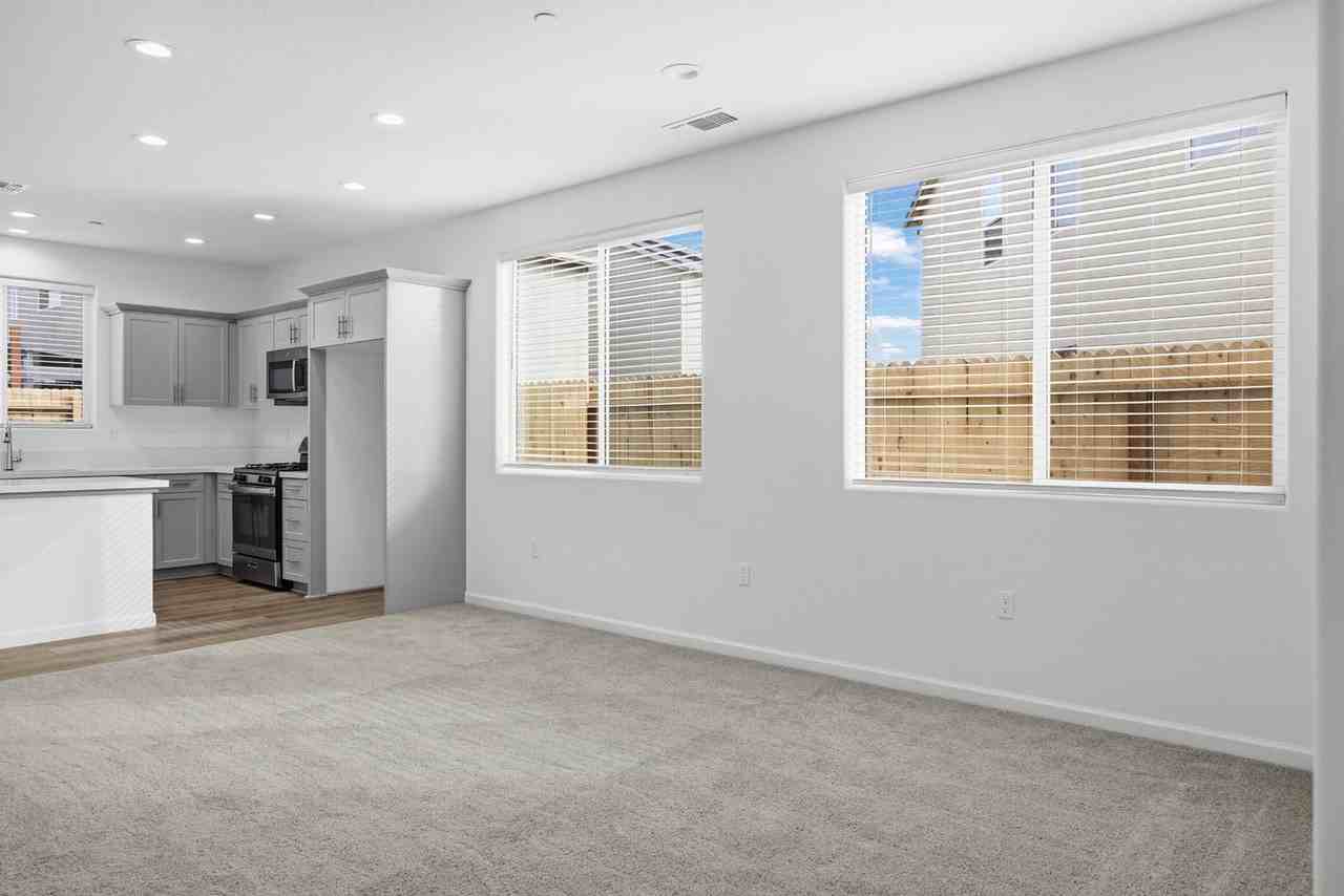 1312 W Prescott Ave - Photo 5 of 22