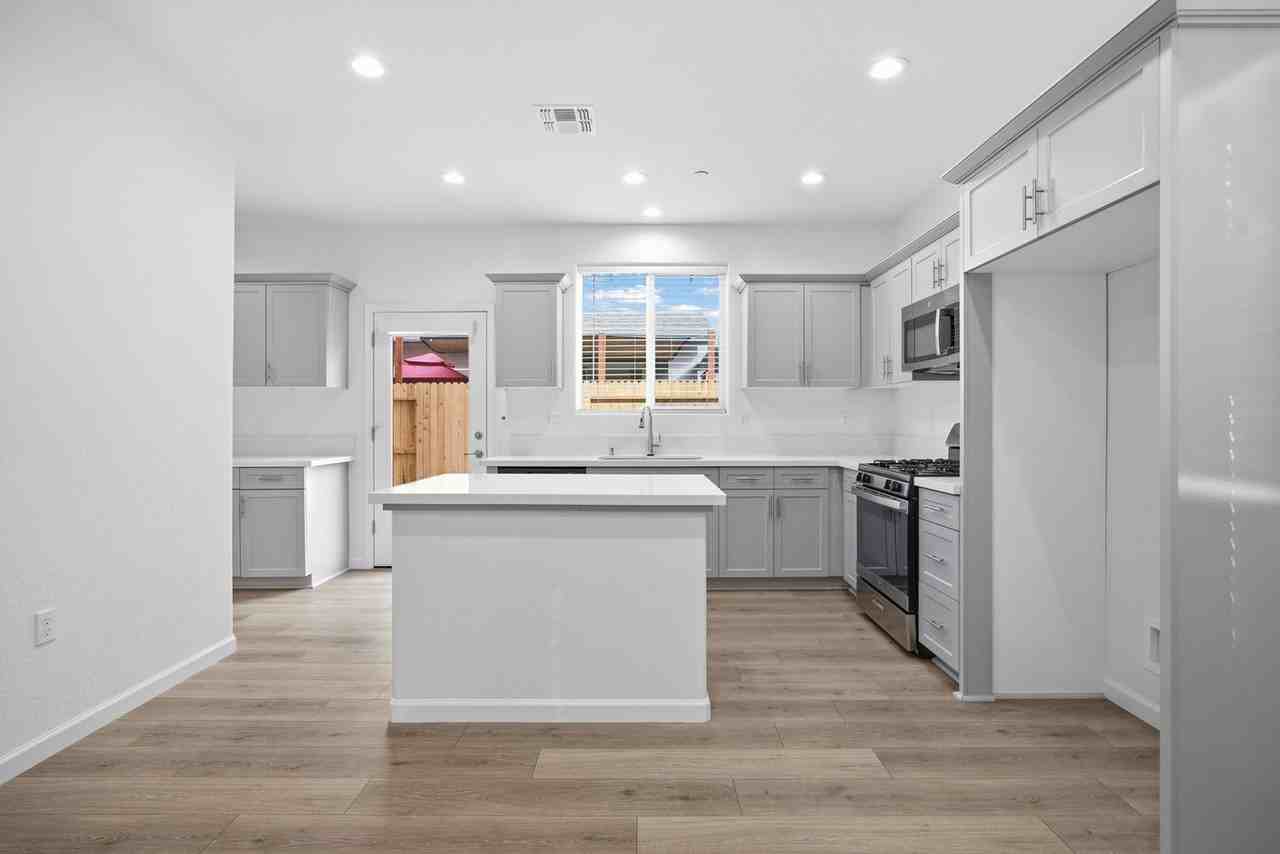 1312 W Prescott Ave - Photo 7 of 22