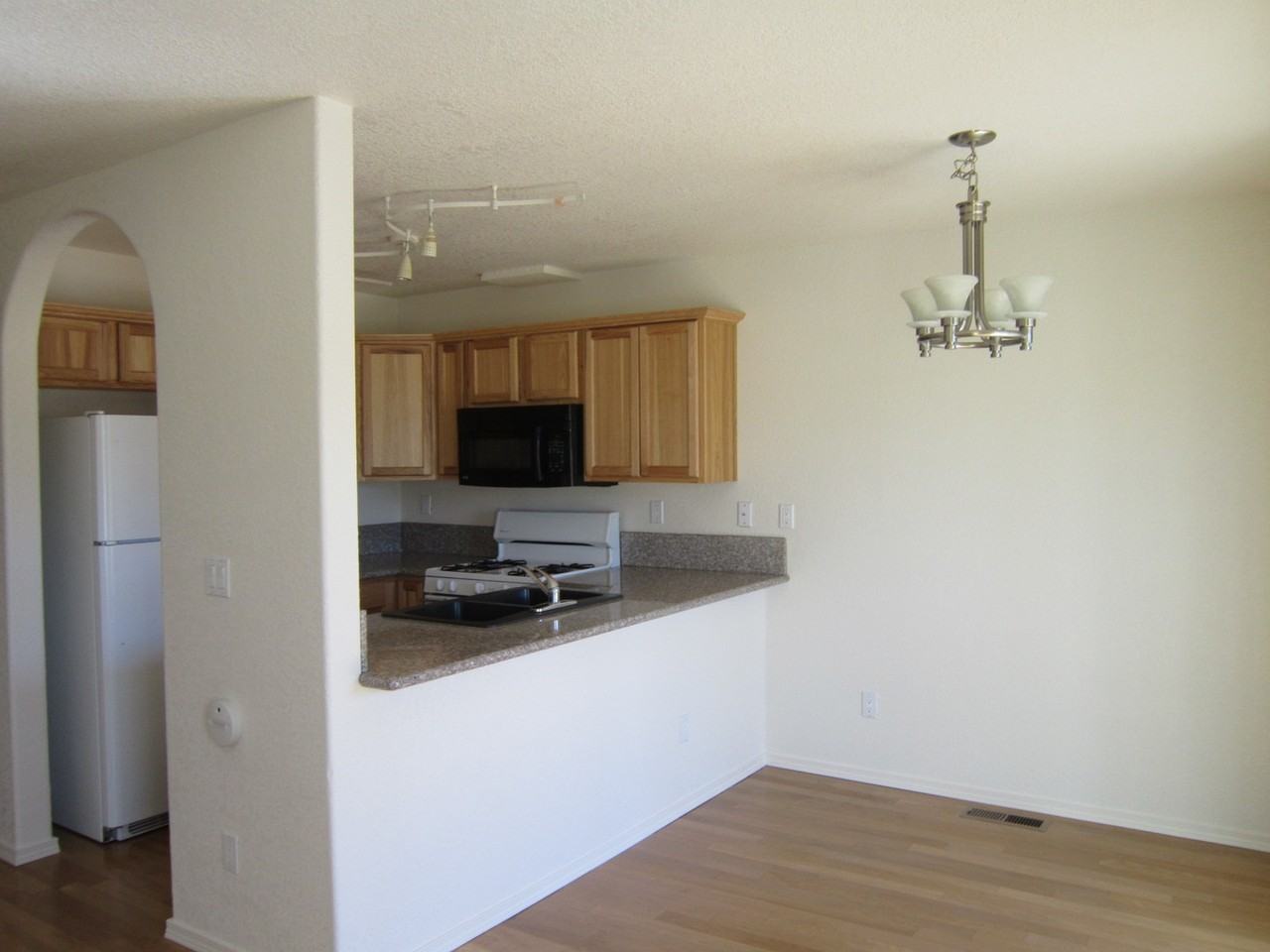 1710 Lancaster Ave - Photo 2 of 18