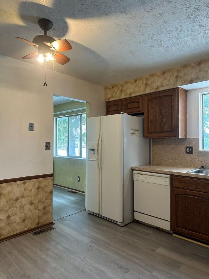 1601 Sandalwood Pl - Photo 6 of 13