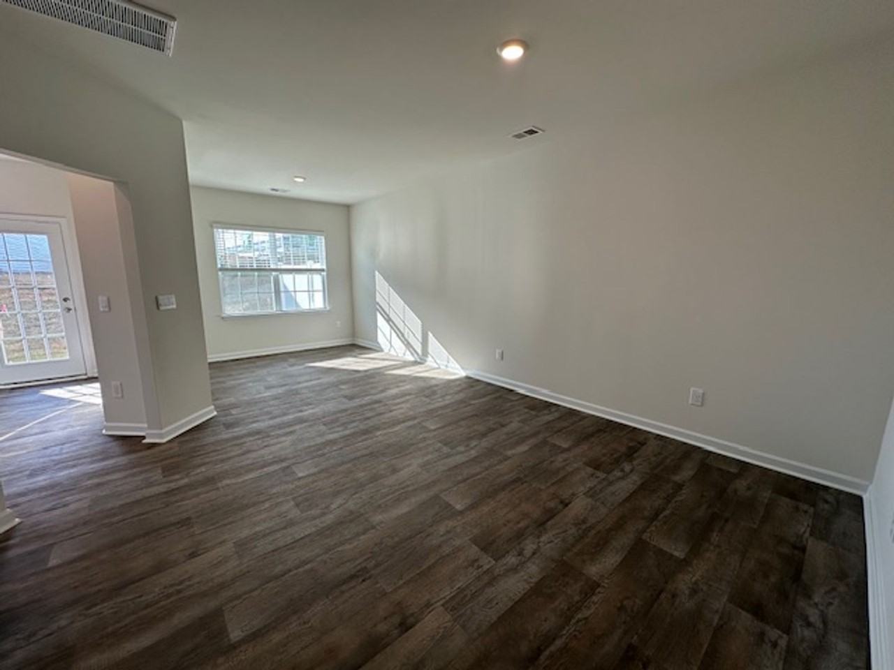 247 Moyer Dr - Photo 3 of 28