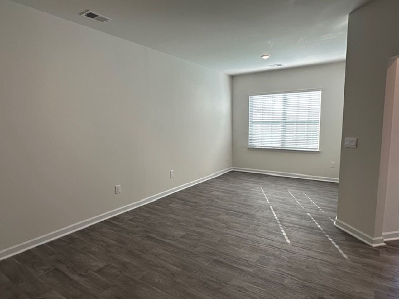 251 Moyer Dr - Photo 3 of 26