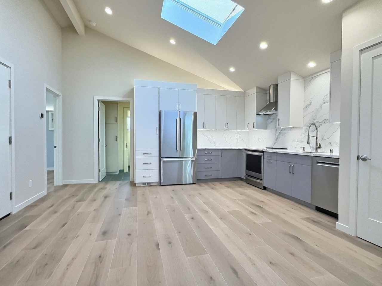 863 Doverton Square - Photo 7 of 19