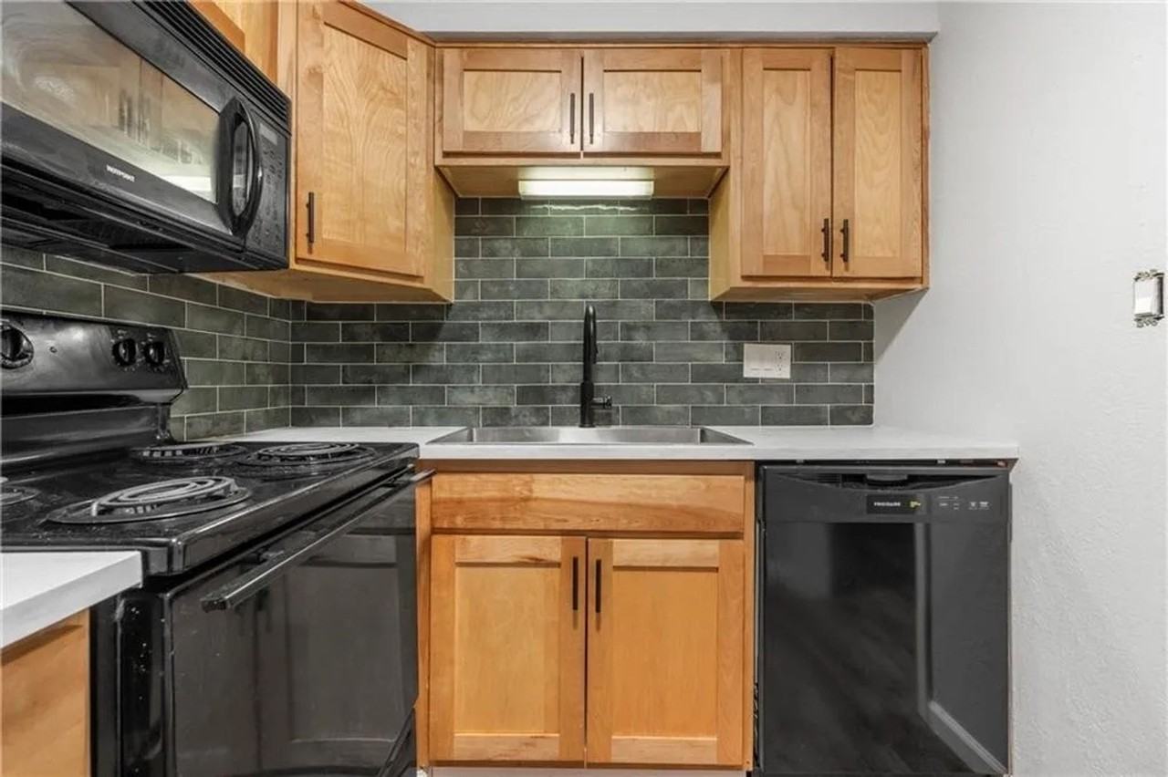 Fourfold Properties - Photo 2 of 35