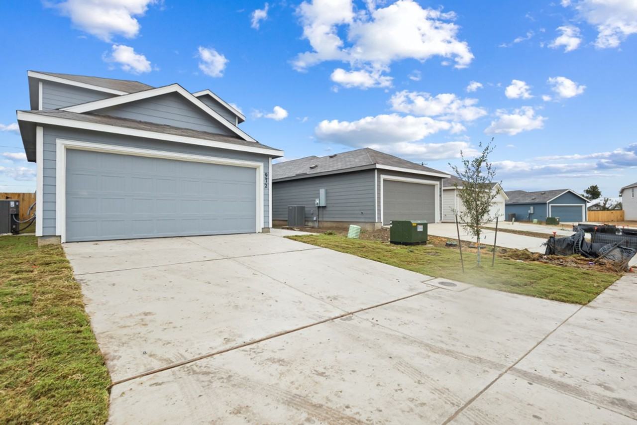 972 Creek - Photo 5 of 31