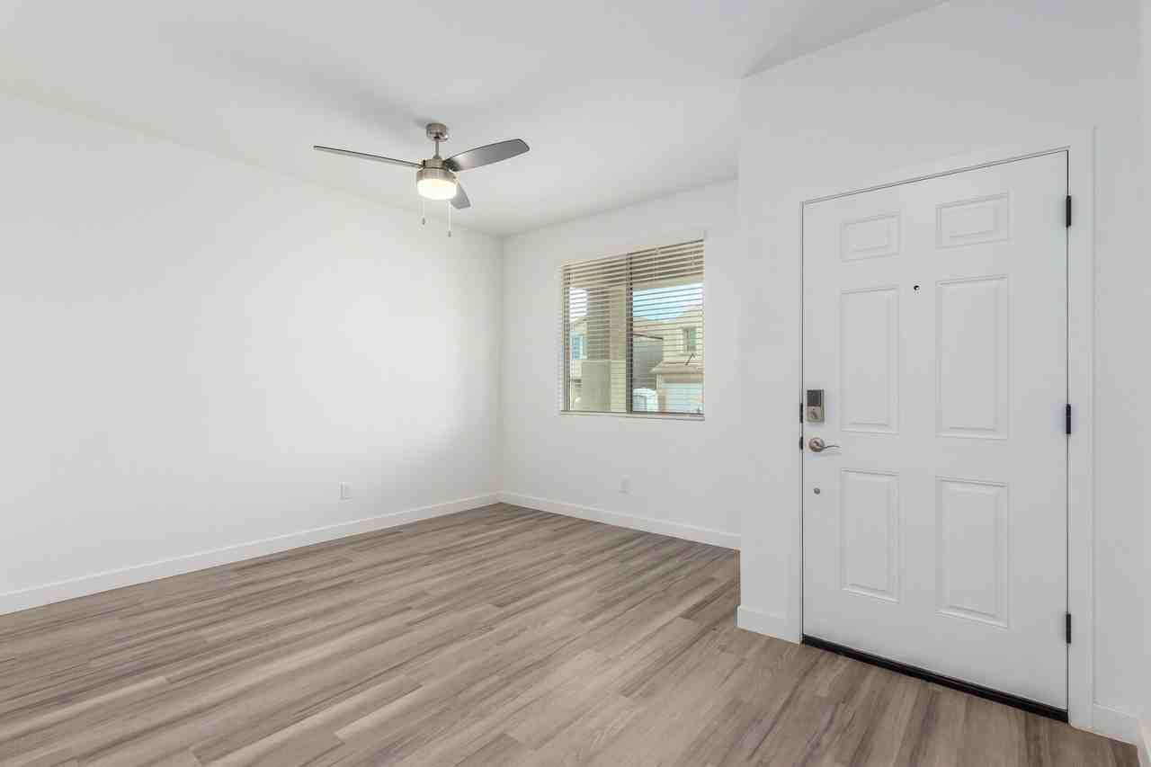 16968 West Diana Avenue - Photo 2 of 32