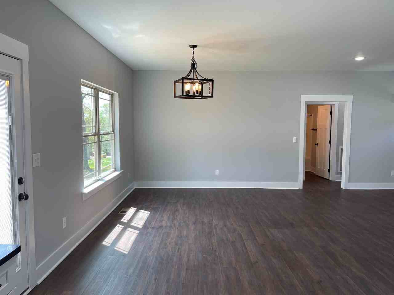 8416 W Crabtree Rd - Photo 3 of 25