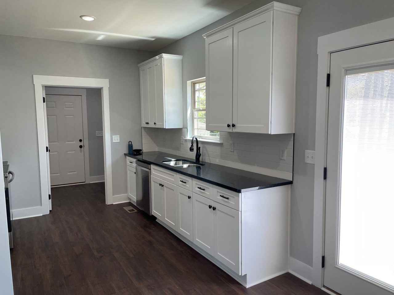 8416 W Crabtree Rd - Photo 4 of 25