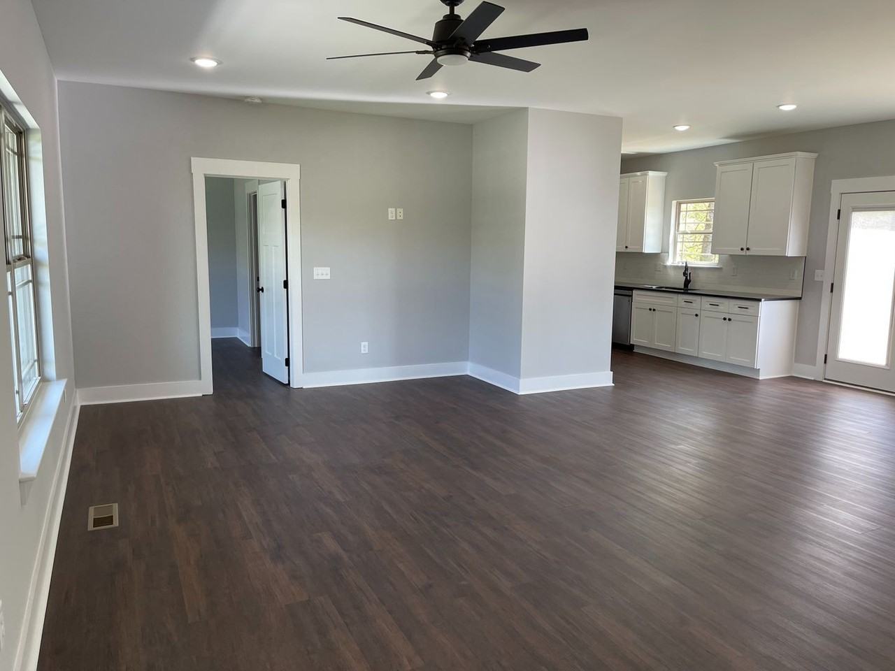 8416 W Crabtree Rd - Photo 5 of 25